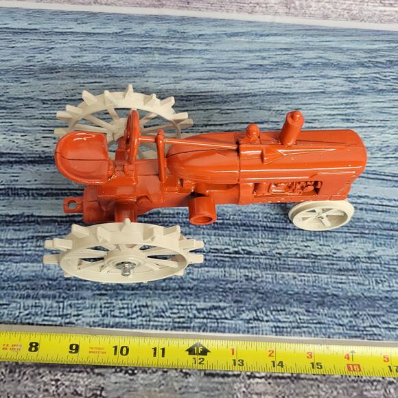 Vtg 1986 Scale models 1st Ed. 1/16 model M diecast n/frontend tractor on steel - Picture 2 of 10